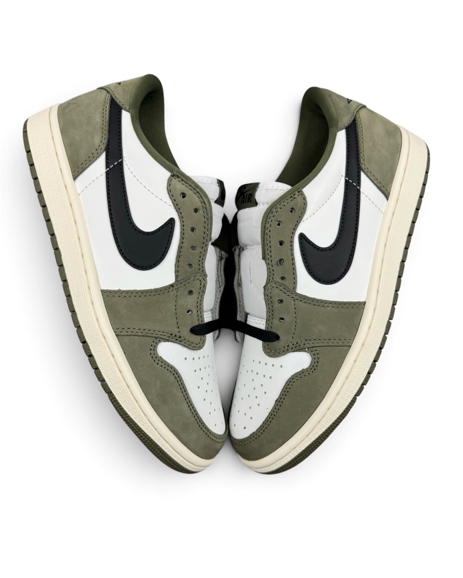 Air Jordan 1 Low "Medium Olive" 2026