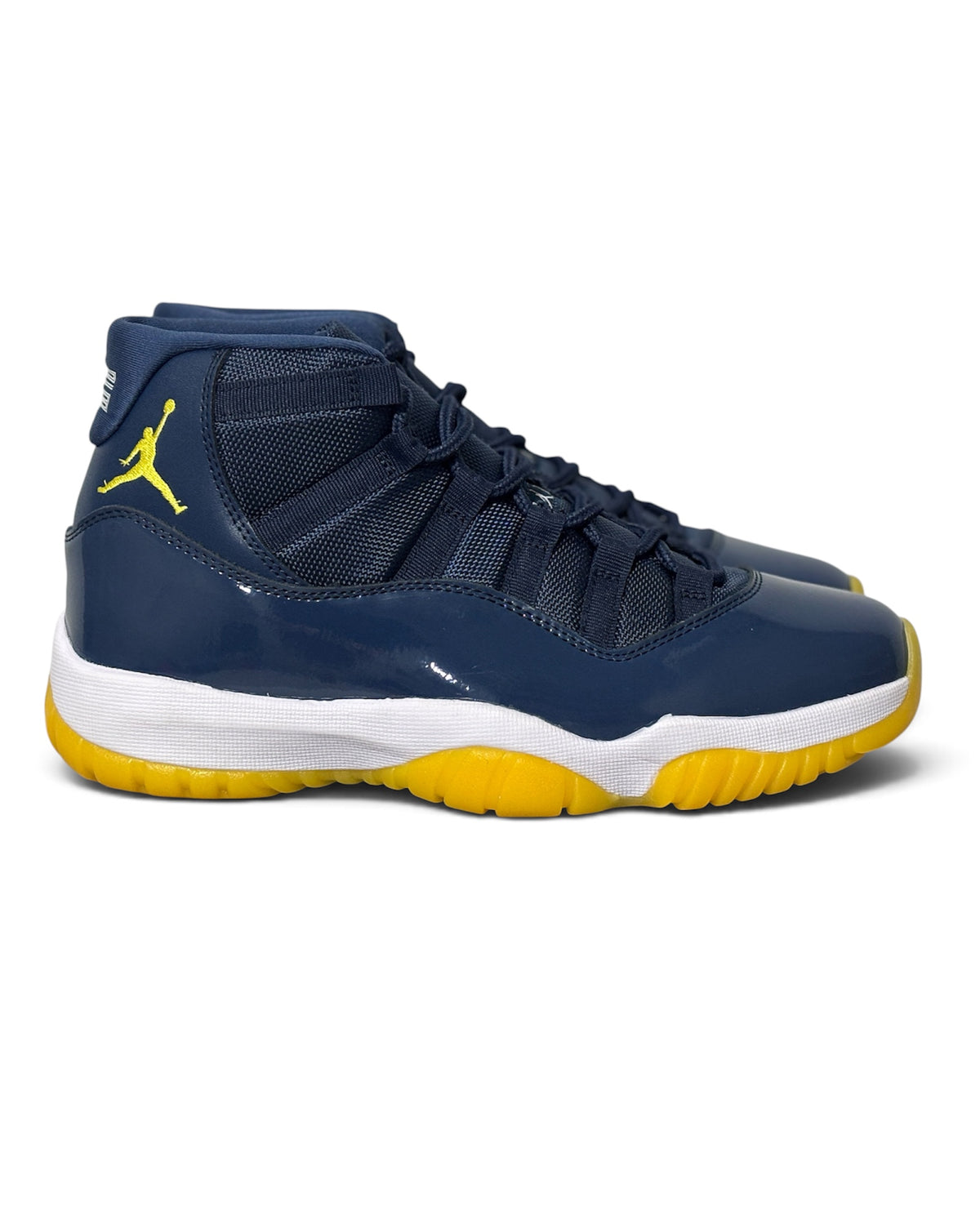 Air Jordan 11 High “Michigan” PE
