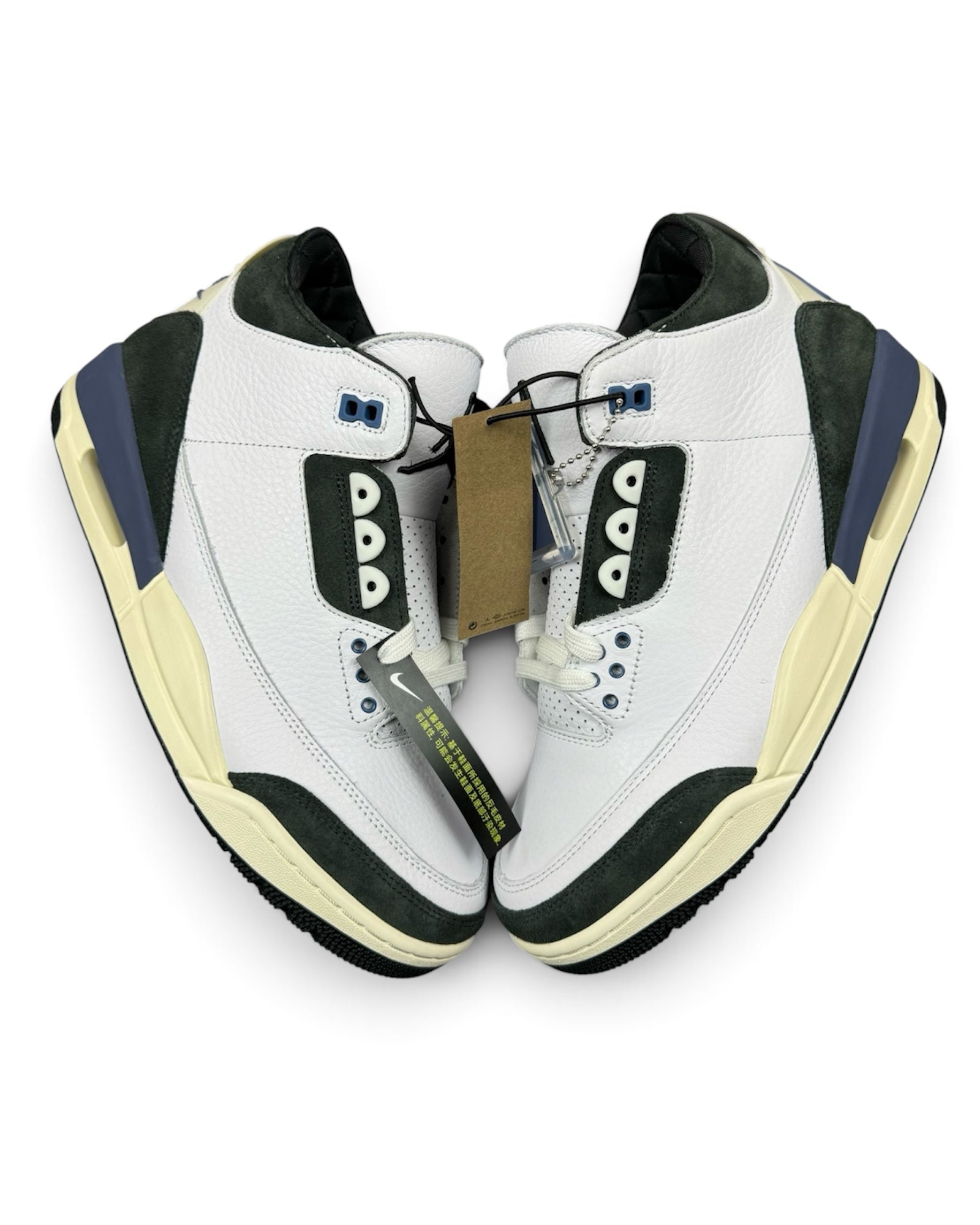 Air Jordan 3 OG SP x A Ma Maniere "Diffused Blue"
