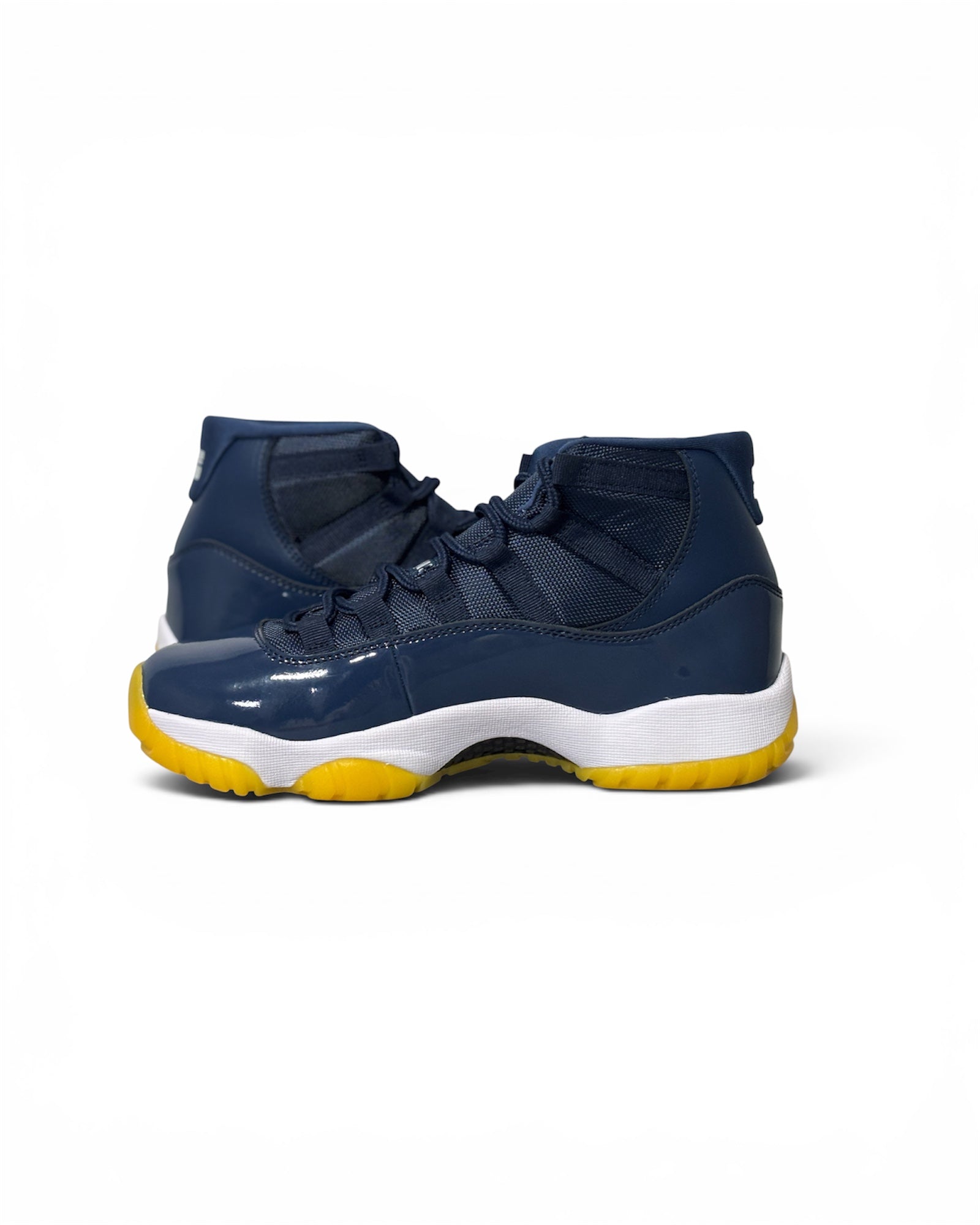 Air Jordan 11 High “Michigan” PE