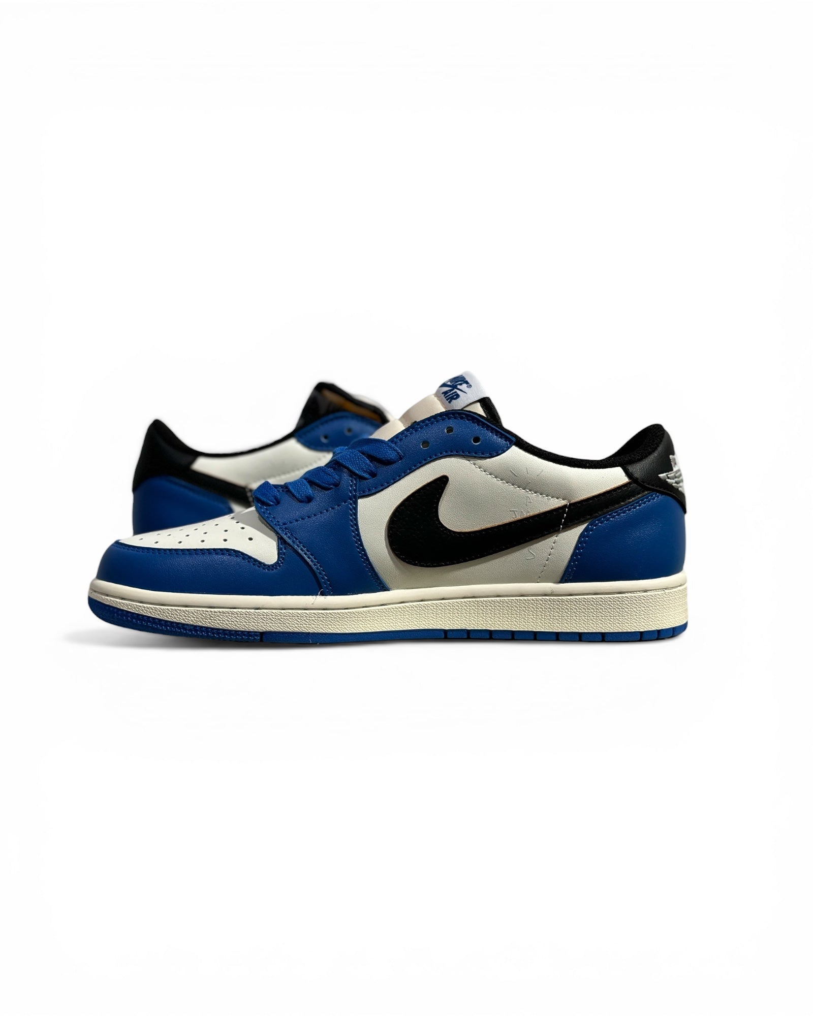 Air Jordan 1 Low x Travis Scott “Cactus Jack/Fragment” Sample