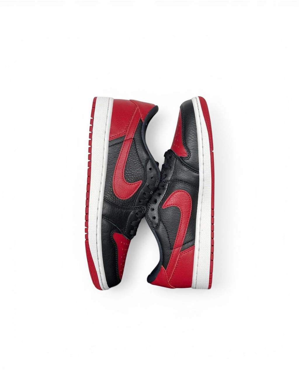 Air Jordan 1 Low OG "Banned" 2026