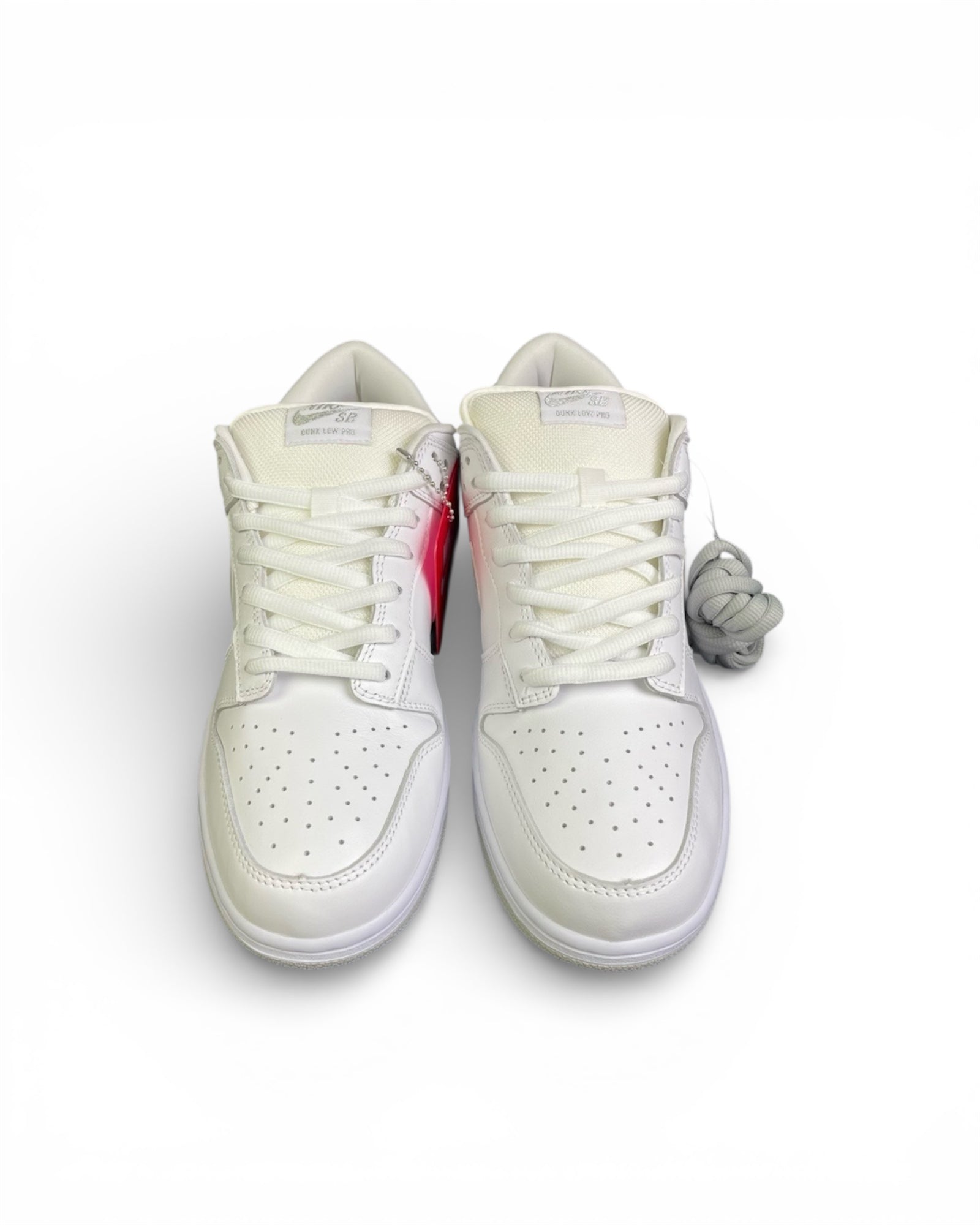 Dunk SB x Supreme 94 "White Metallic Silver"