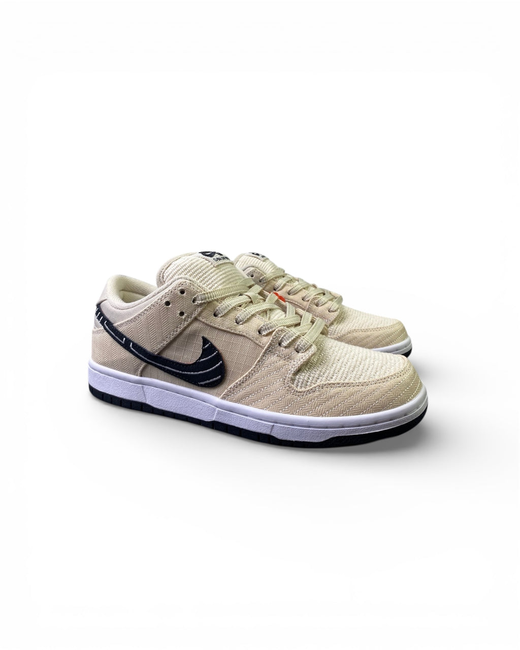 Dunk SB Low "Albino & Preto"