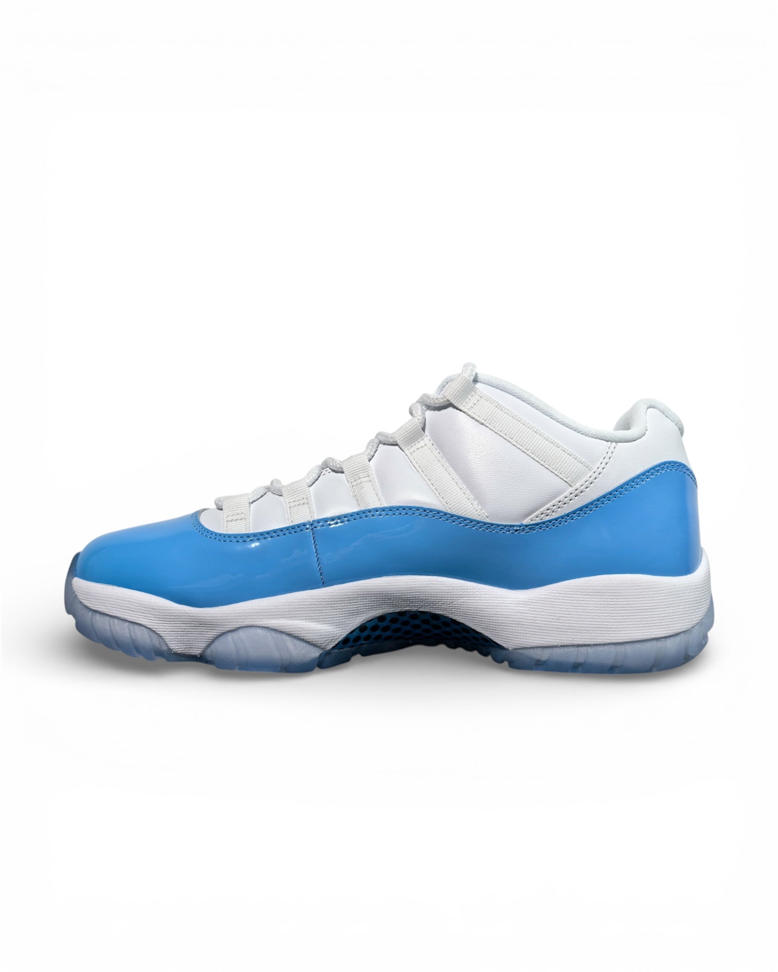 Air Jordan 11 Low "UNC" 2026