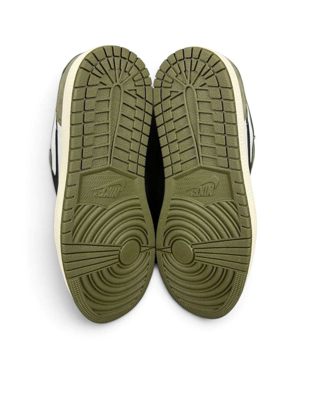 Air Jordan 1 Low "Medium Olive" 2026