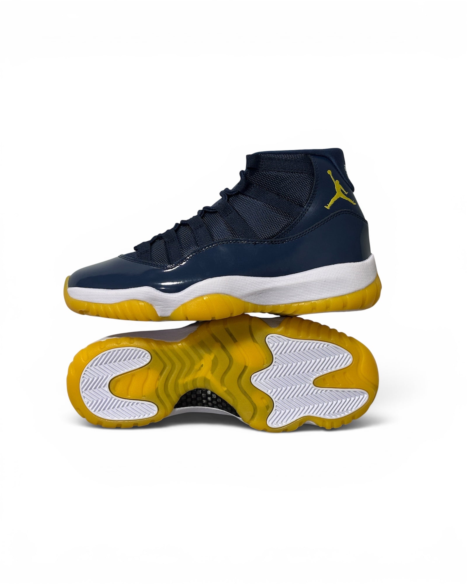 Air Jordan 11 High “Michigan” PE