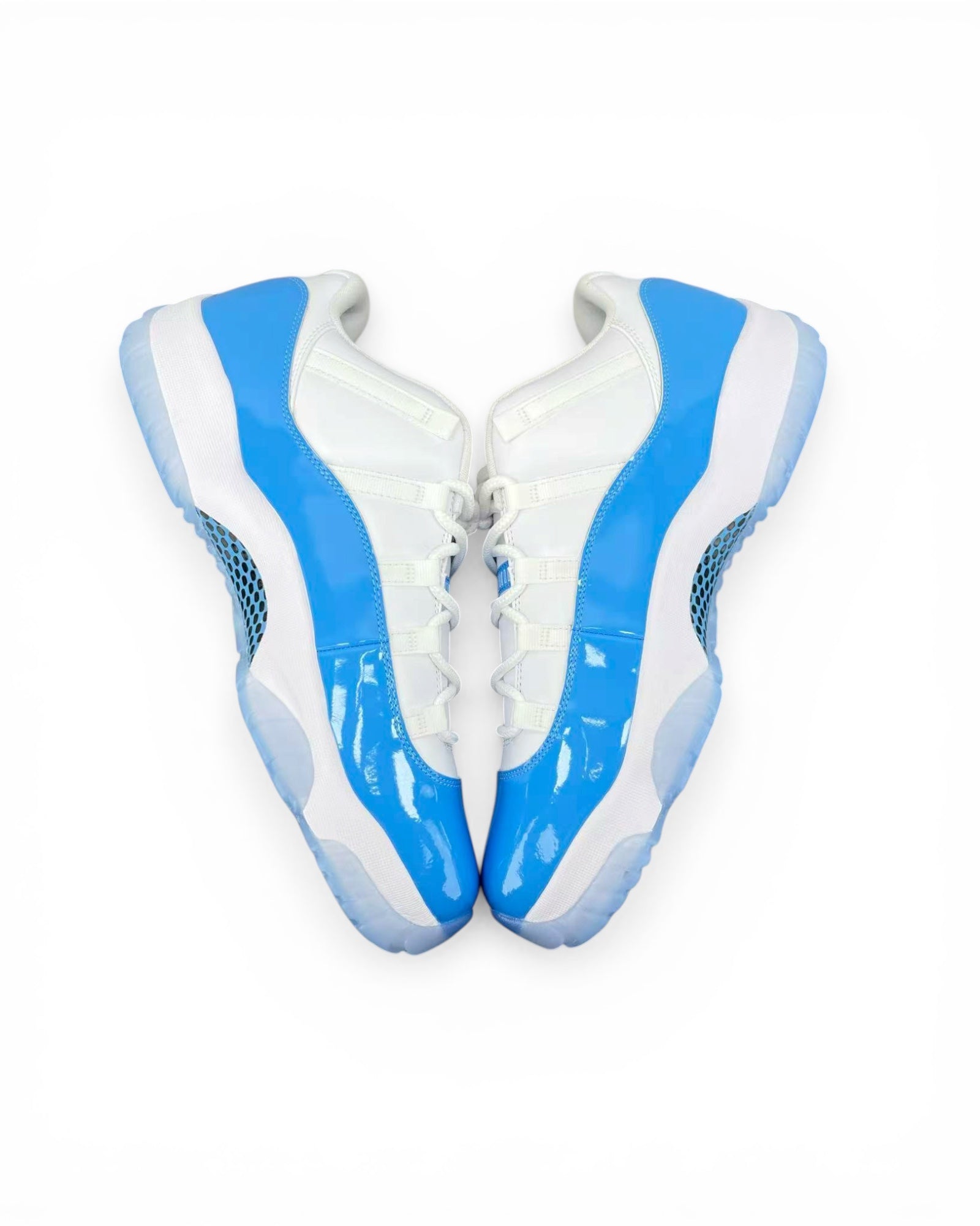 Air Jordan 11 Low "UNC" 2026