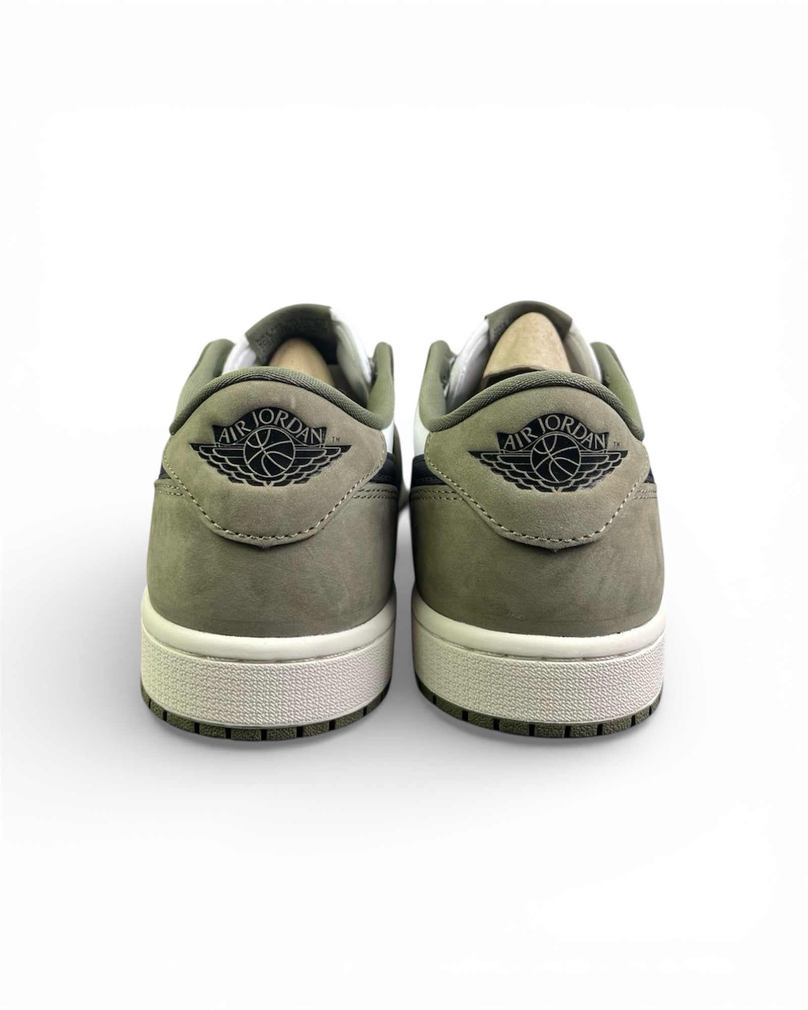 Air Jordan 1 Low "Medium Olive" 2026