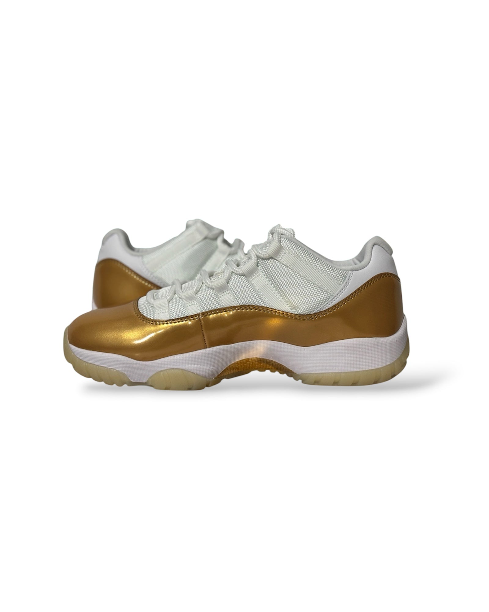 Air Jordan 11 Low “Mother’s Day” 2026