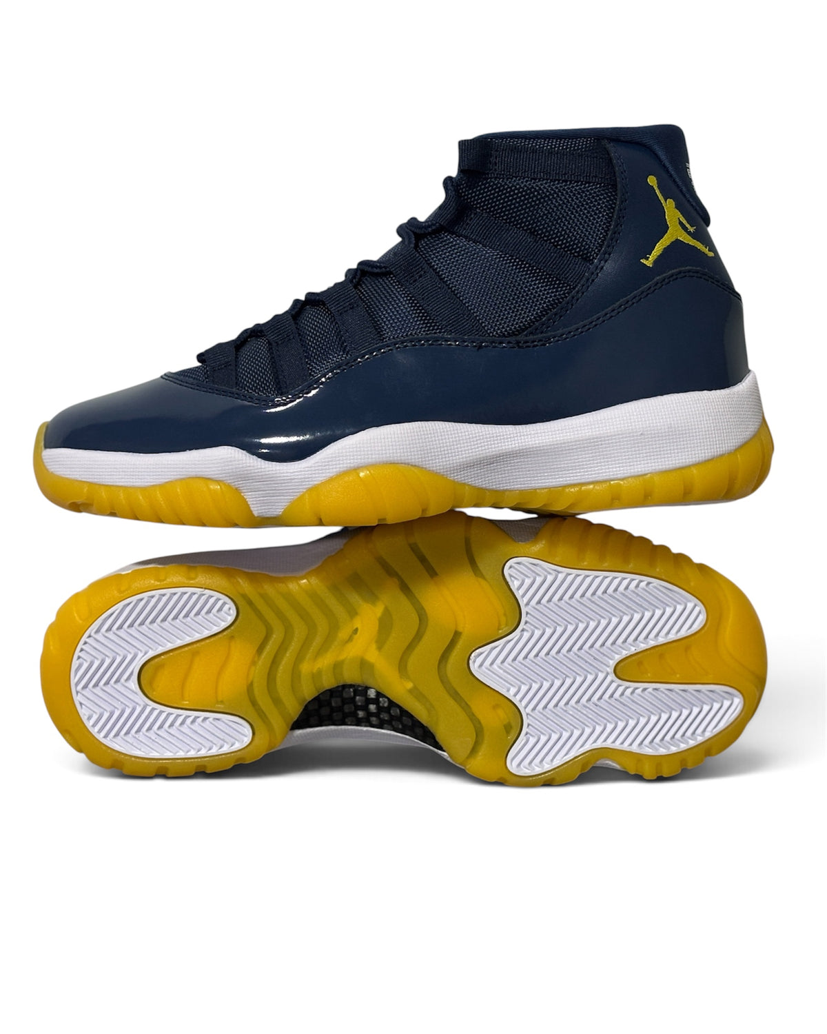 Air Jordan 11 High “Michigan” PE