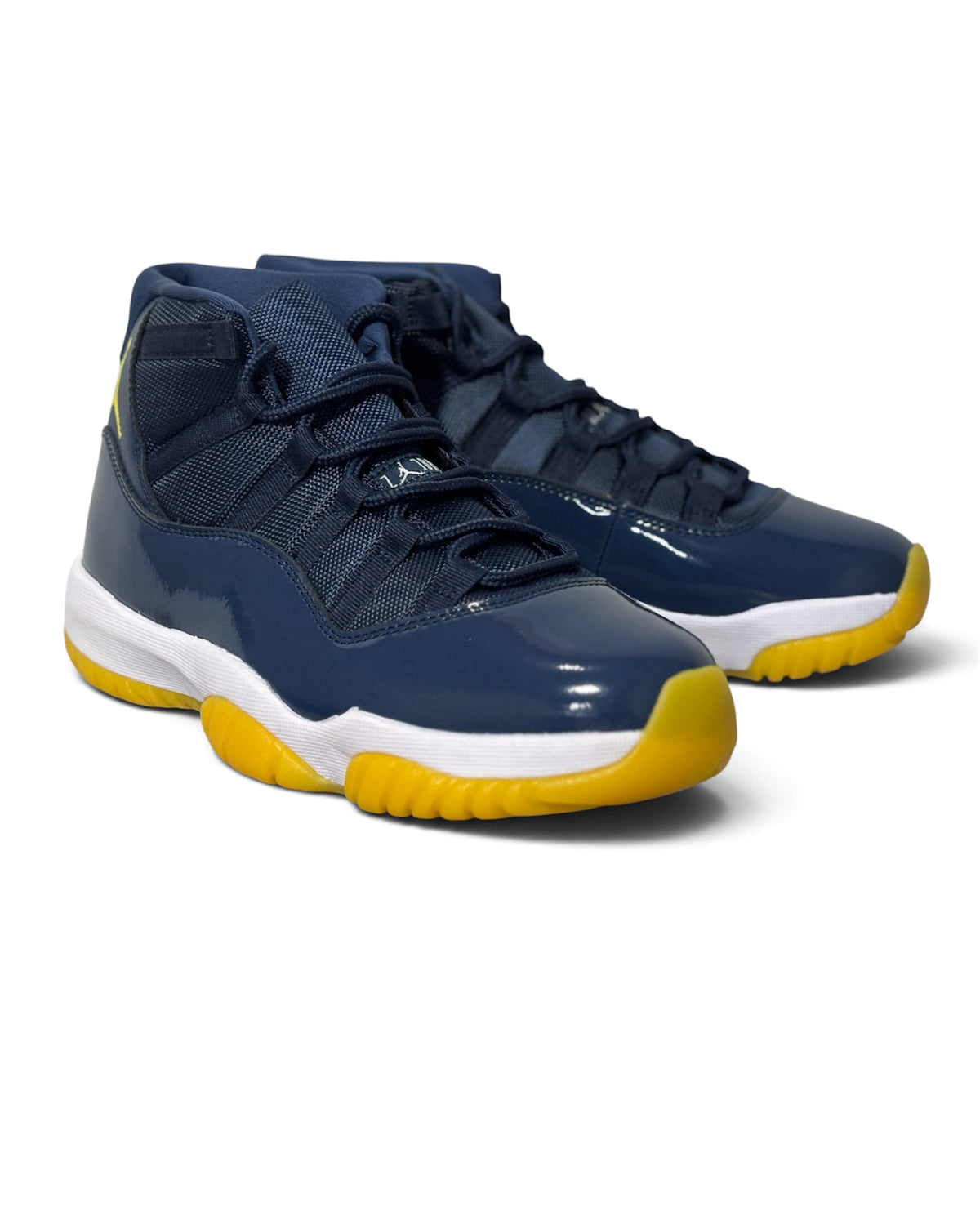 Air Jordan 11 High “Michigan” PE