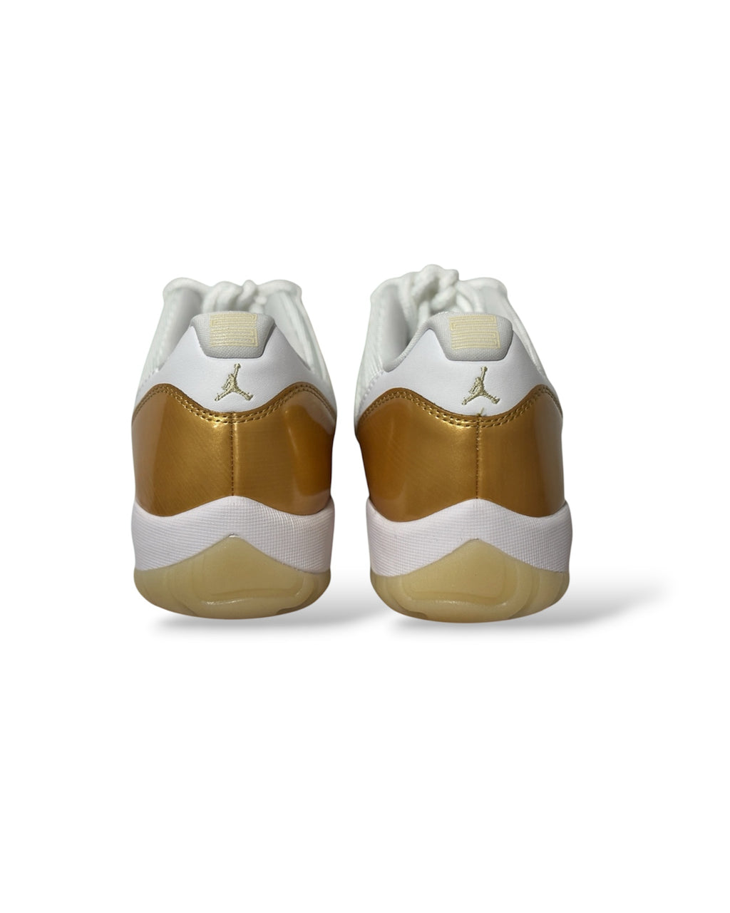 Air Jordan 11 Low “Mother’s Day” 2026