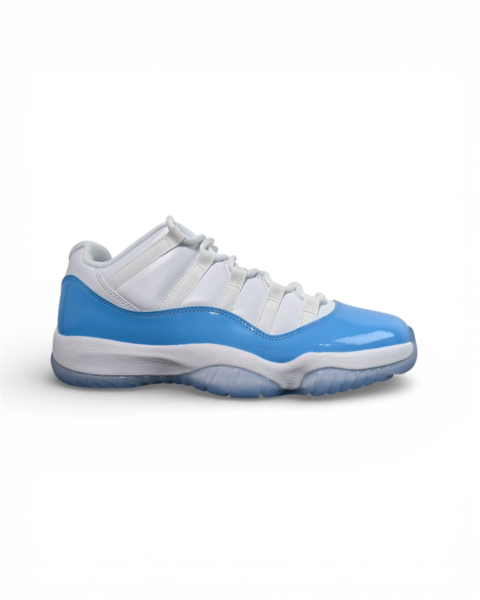Air Jordan 11 Low "UNC" 2026