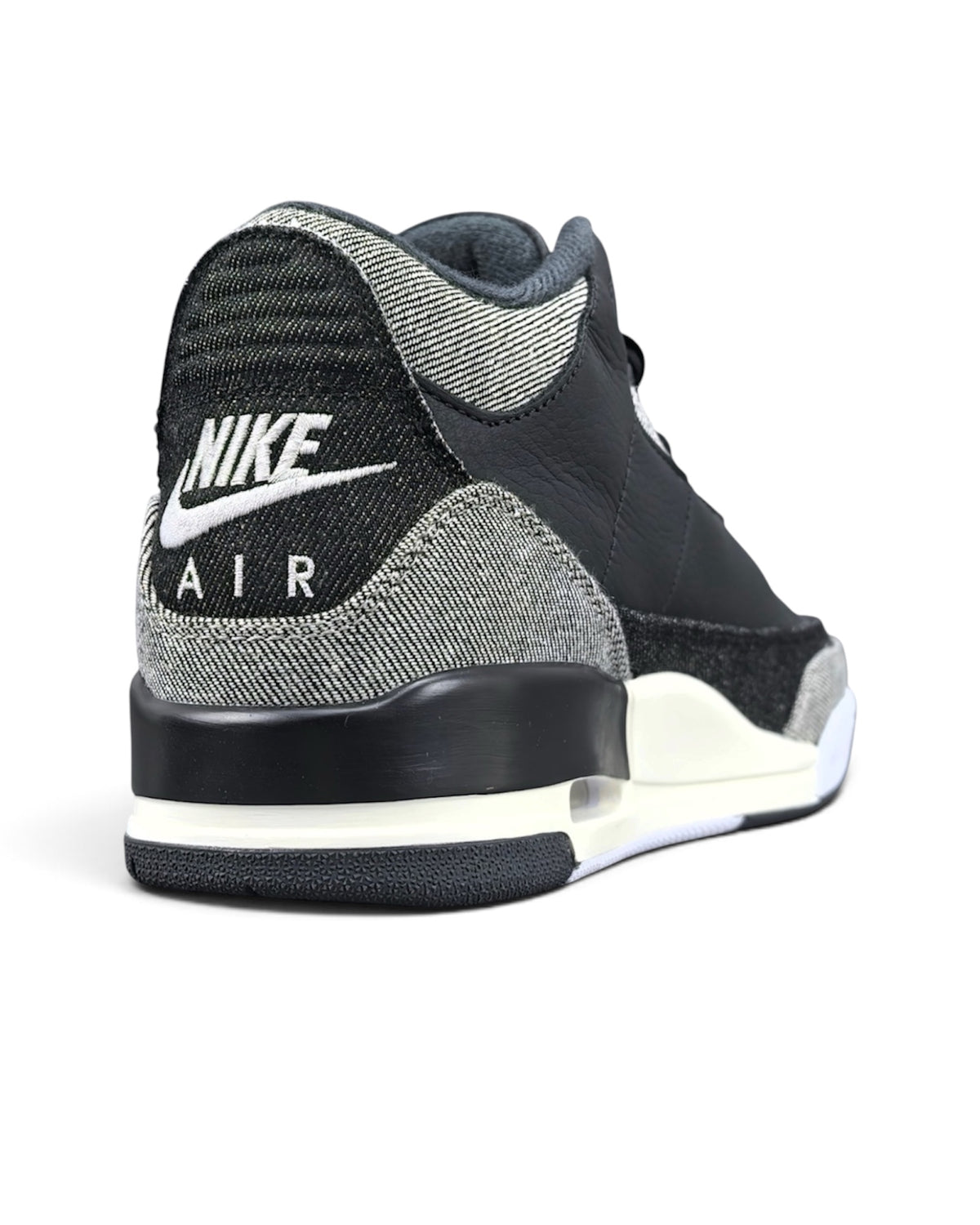 Air Jordan 3 x Levi’s “Black”