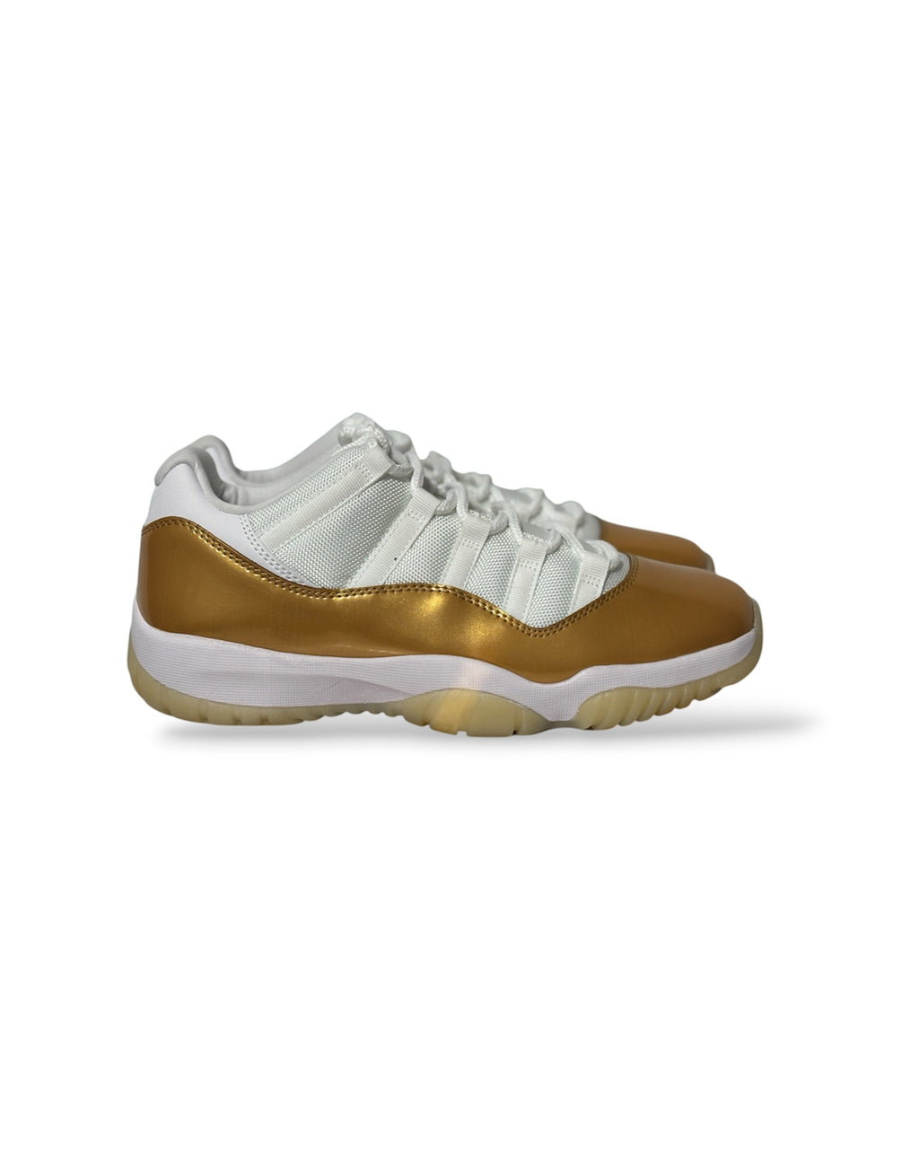Air Jordan 11 Low “Mother’s Day” 2026
