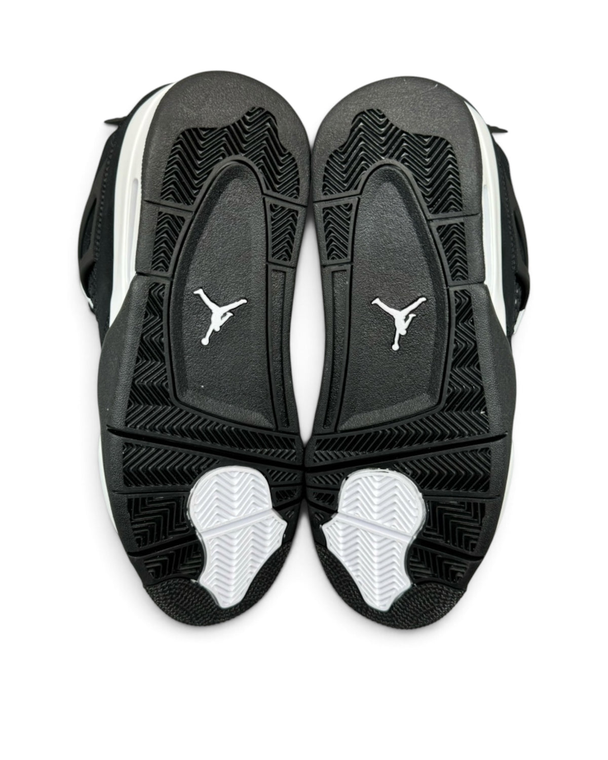 Air Jordan 4 Retro "White Thunder"