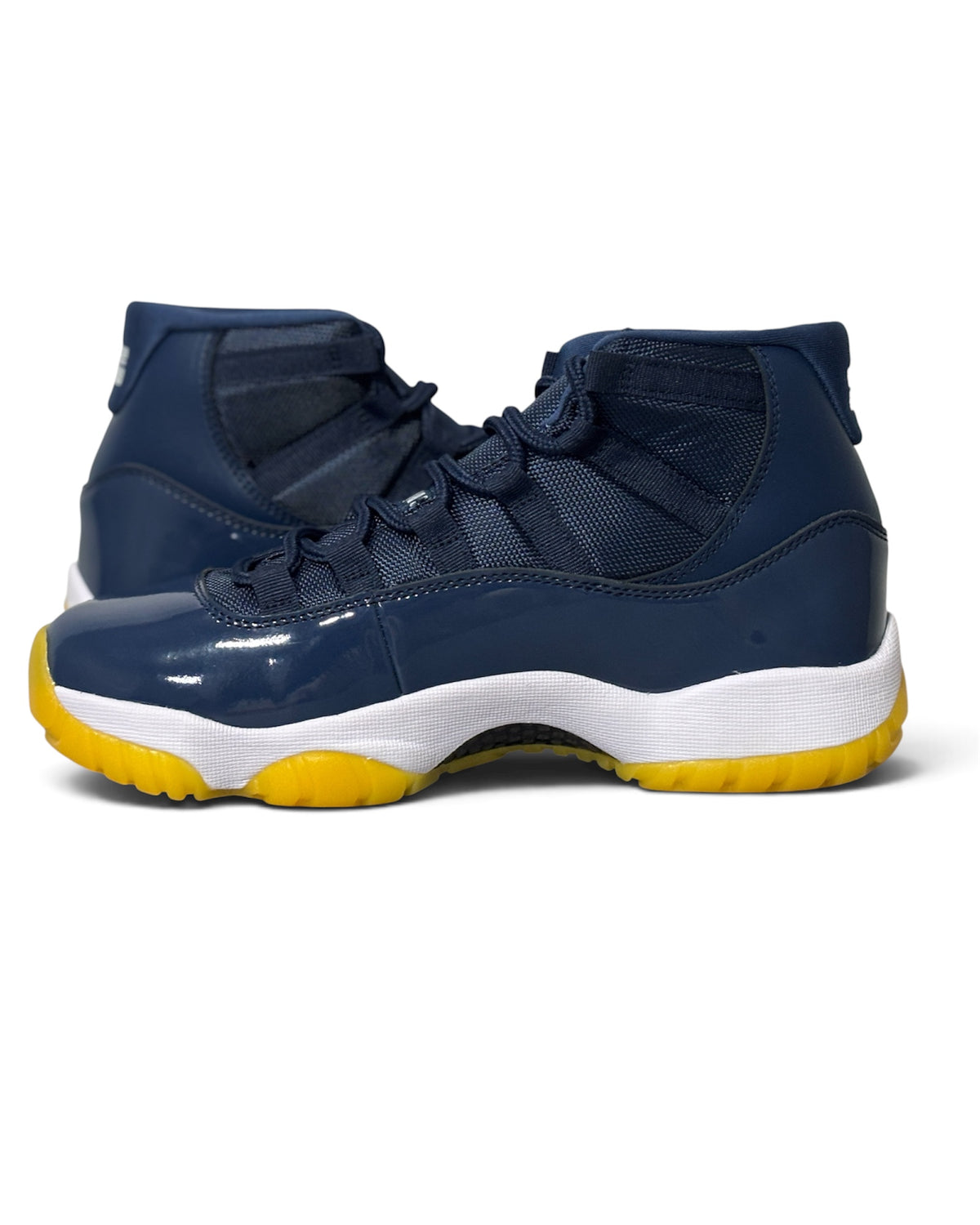 Air Jordan 11 High “Michigan” PE