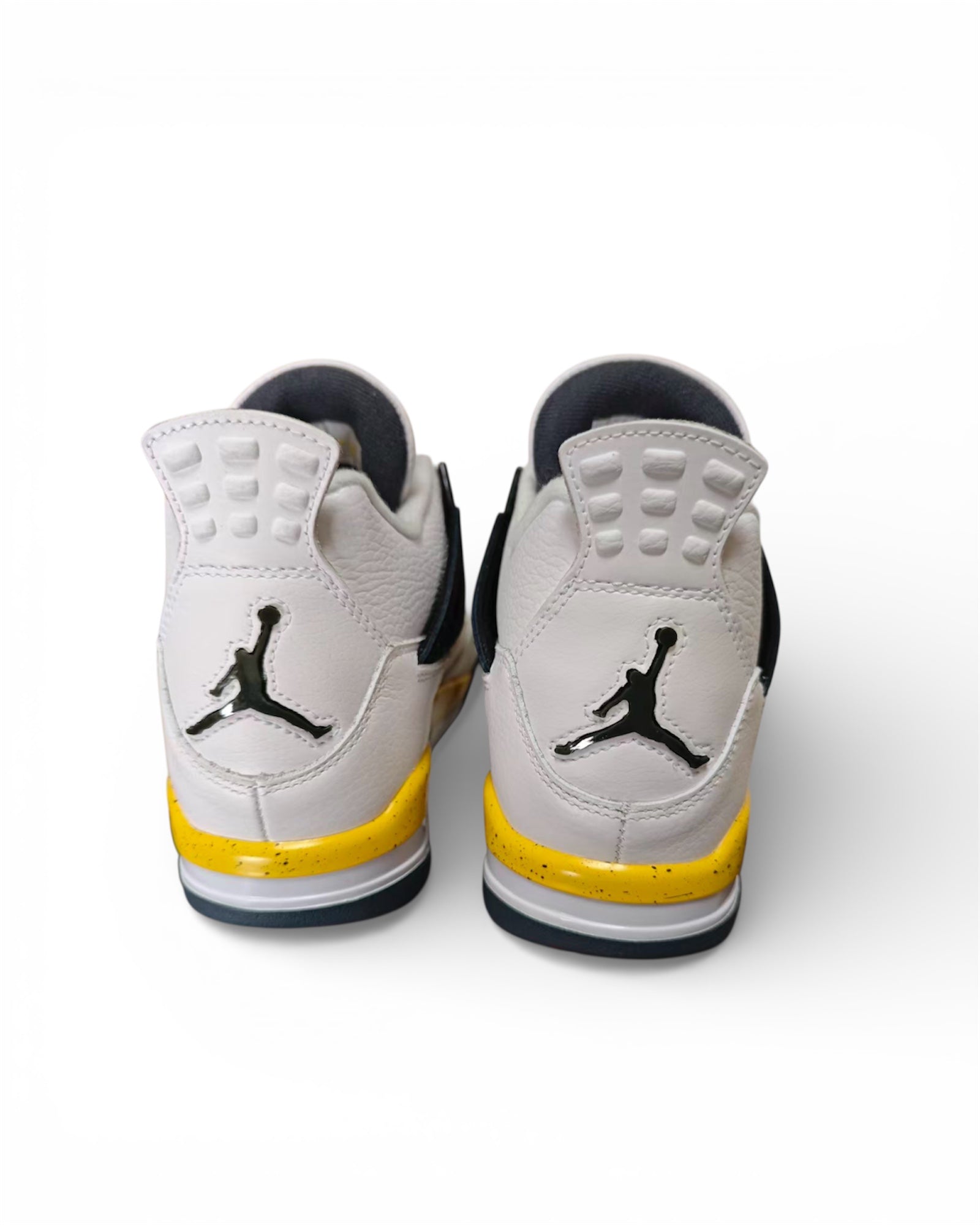 Air Jordan 4 "Tour Yellow" 2026