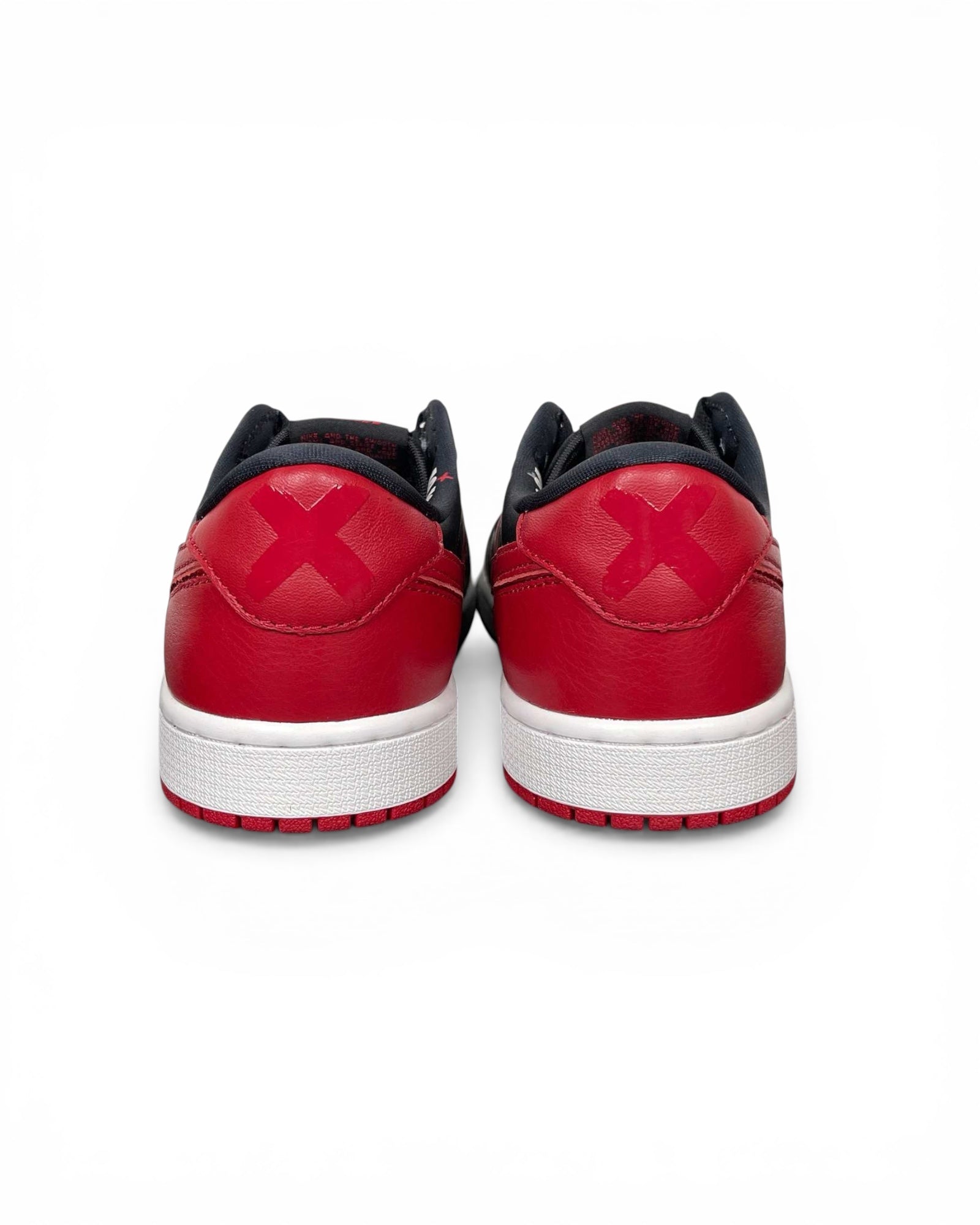 Air Jordan 1 Low OG "Banned" 2026