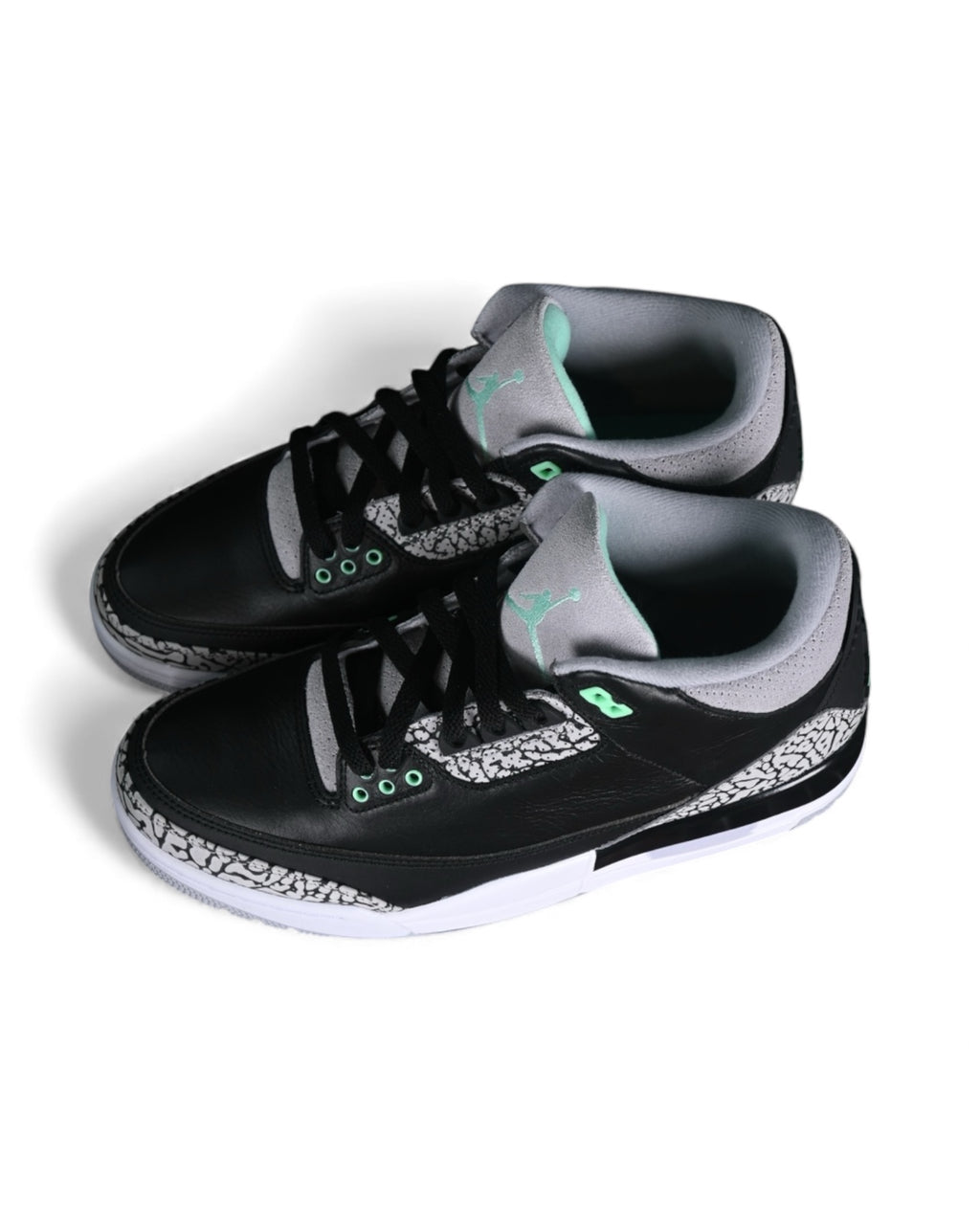 Air Jordan 3 Retro "Green Glow"