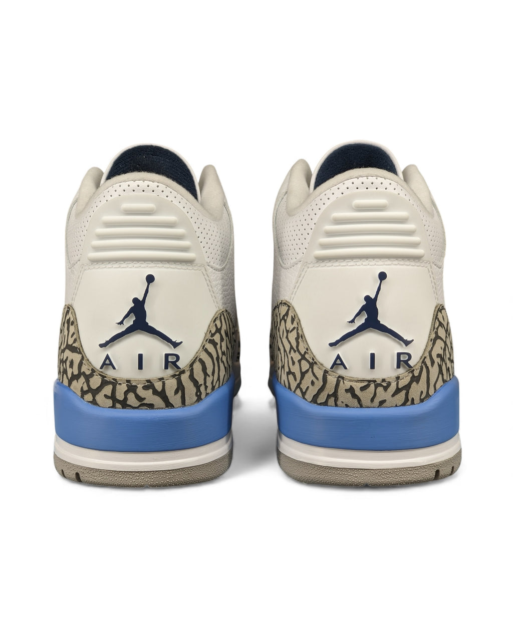 Air Jordan 3 Retro "UNC"